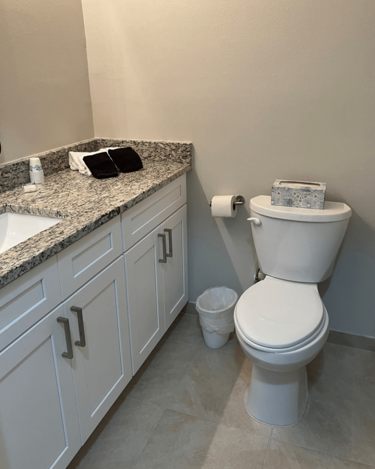 Villa Bathroom 1 768x961