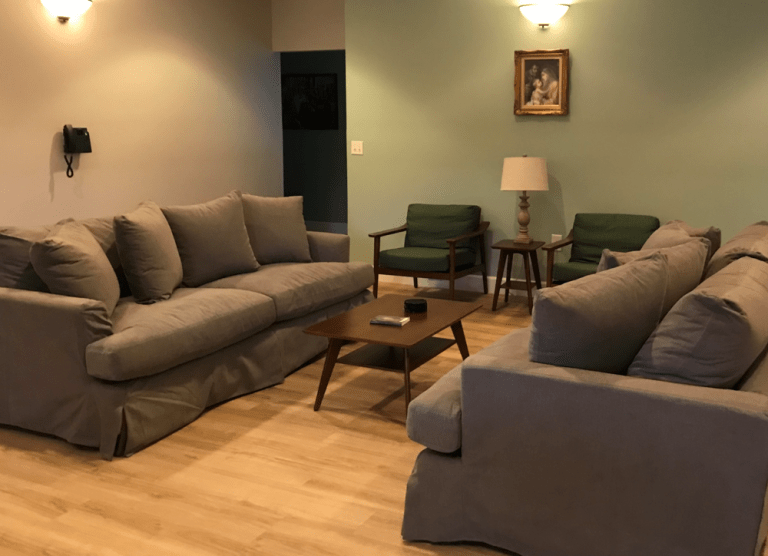 Villa Common Area 768x556